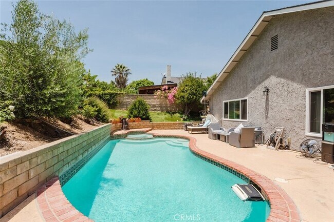 Building Photo - 23128 Calvello Dr