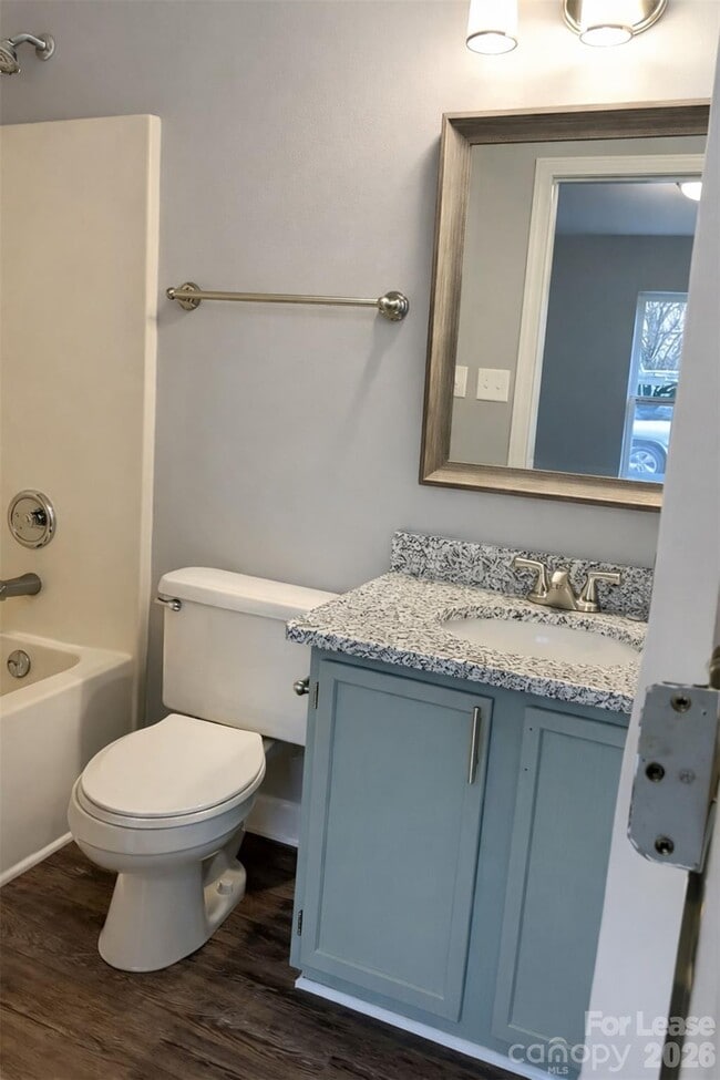 Building Photo - 211 Kingville Dr