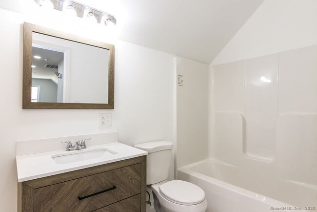 Building Photo - 66 Winthrop St