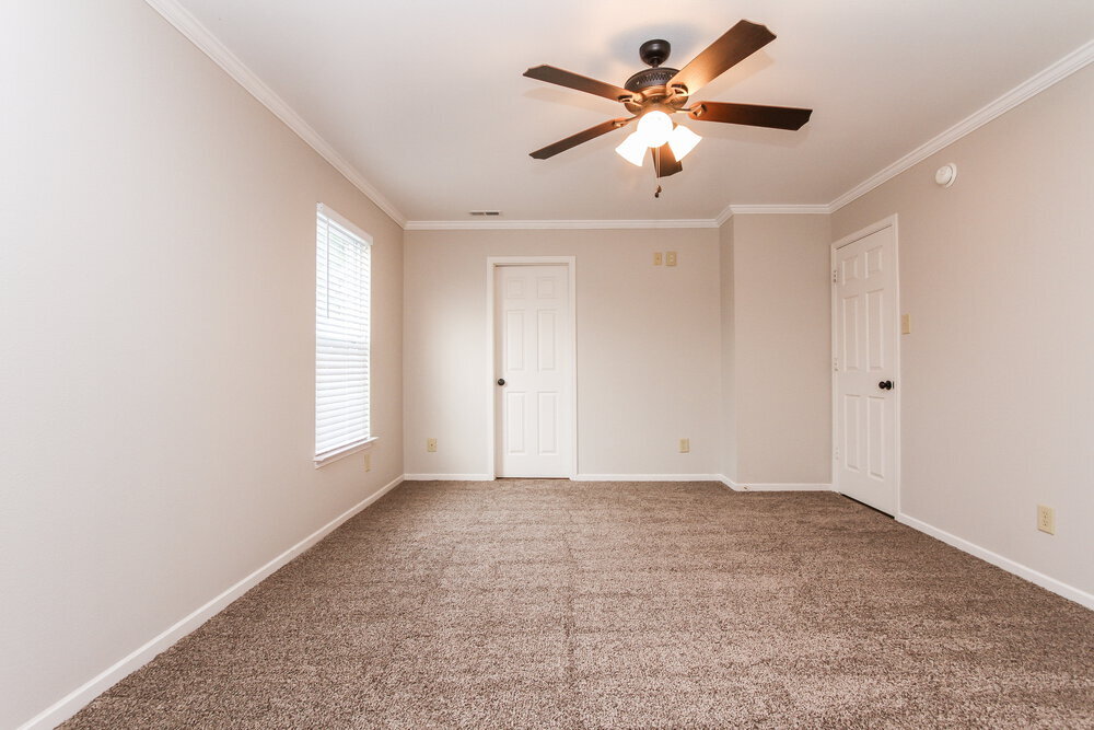 Building Photo - 1351 Brooks Dr