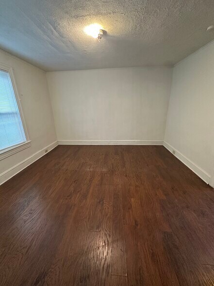 Building Photo - 212 Jackson Ave