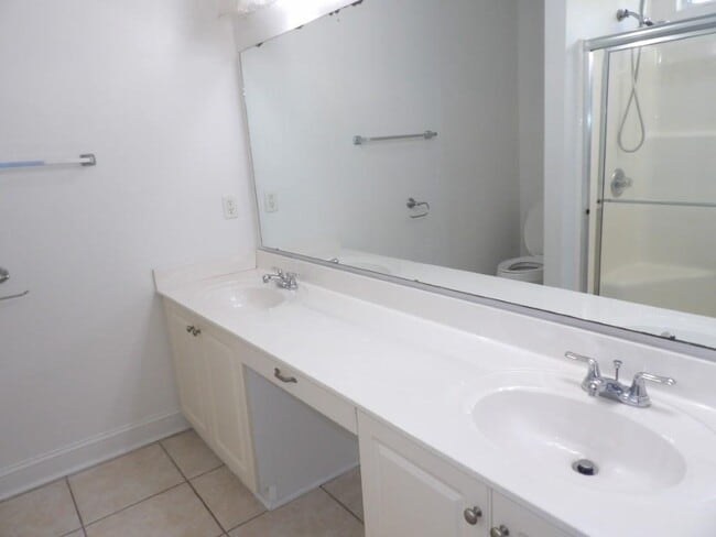Building Photo - 5040 Capulet Cir