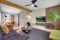 Building Photo - 1028 Calloway St