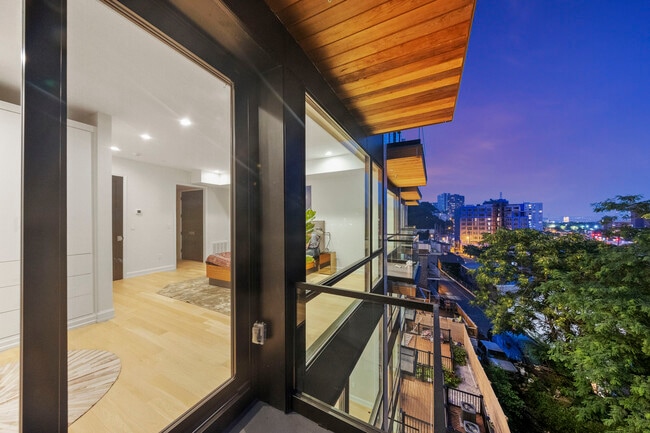 Building Photo - 8822 Churchill Rd