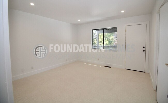 Building Photo - Remodeled Luxury Mill Valley Retreat - FOU...