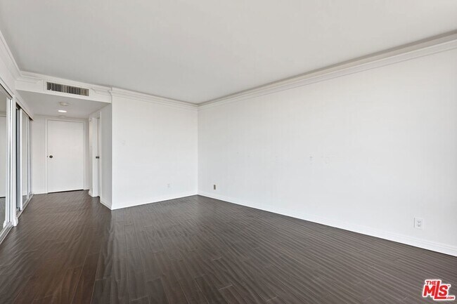 Building Photo - 4316 Marina City Dr