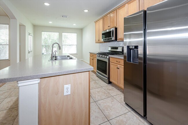 Building Photo - 14 Nestlewood Pl