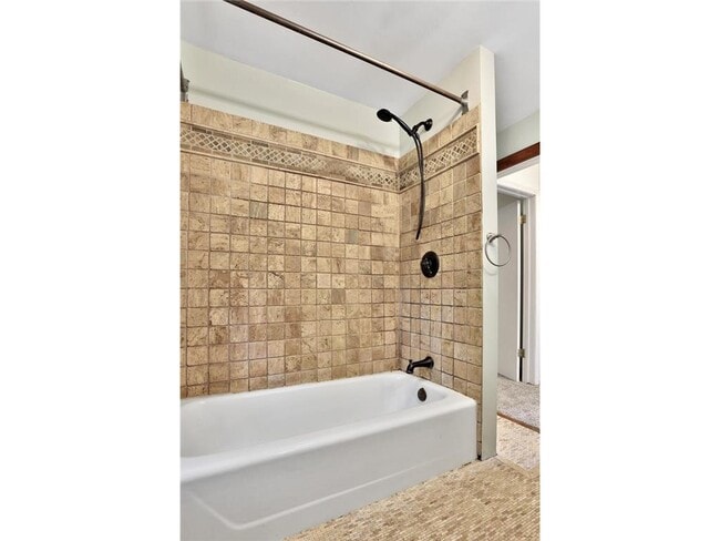 Building Photo - 2122 Temple Ct
