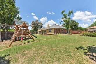 Building Photo - 217 Newport Landing Pl