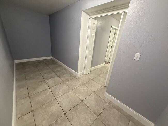 Building Photo - Beautiful 4BR/3BA Home