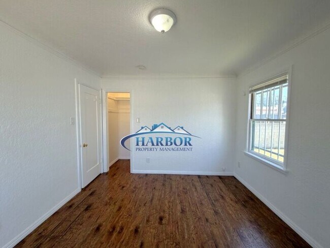 Building Photo - 1667 N Lagoon Ave