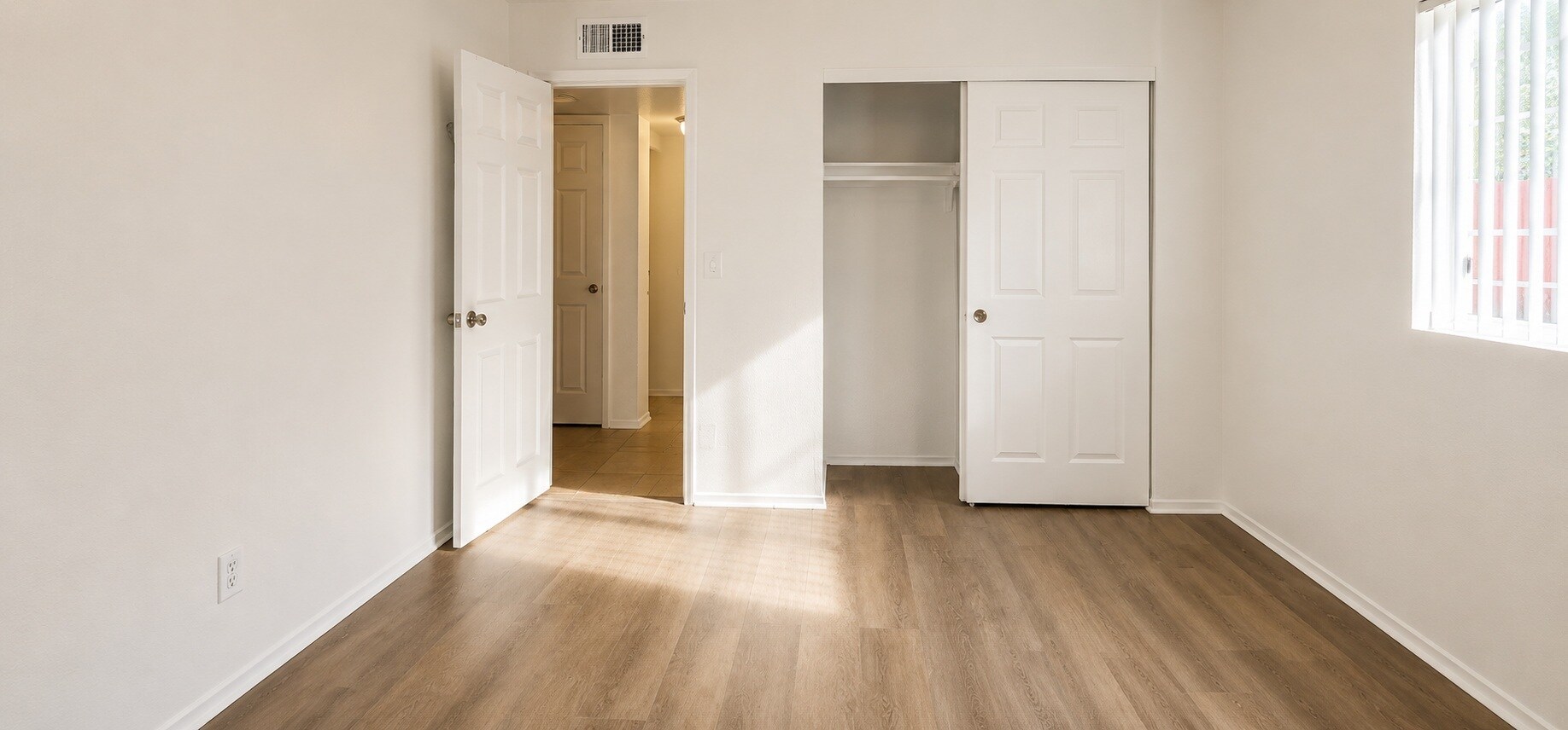 Large 3rd Bedroom - 6131 E Greenway St