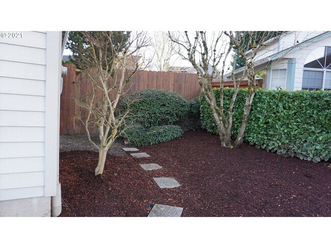 Building Photo - Charming 3-Bedroom Home with Covered Patio...
