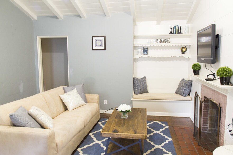 Primary Photo - 11362 Homedale St