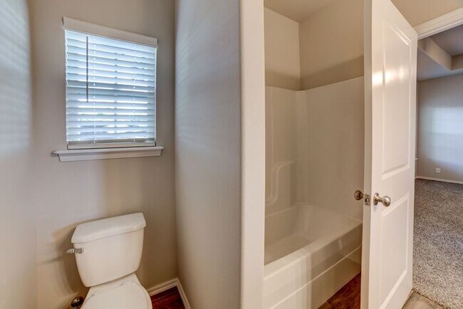 Building Photo - 3/2/2 Brand New Luxury Patio Home