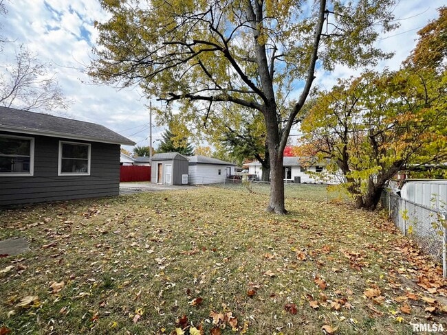 Building Photo - 2109 N Windermere Ave