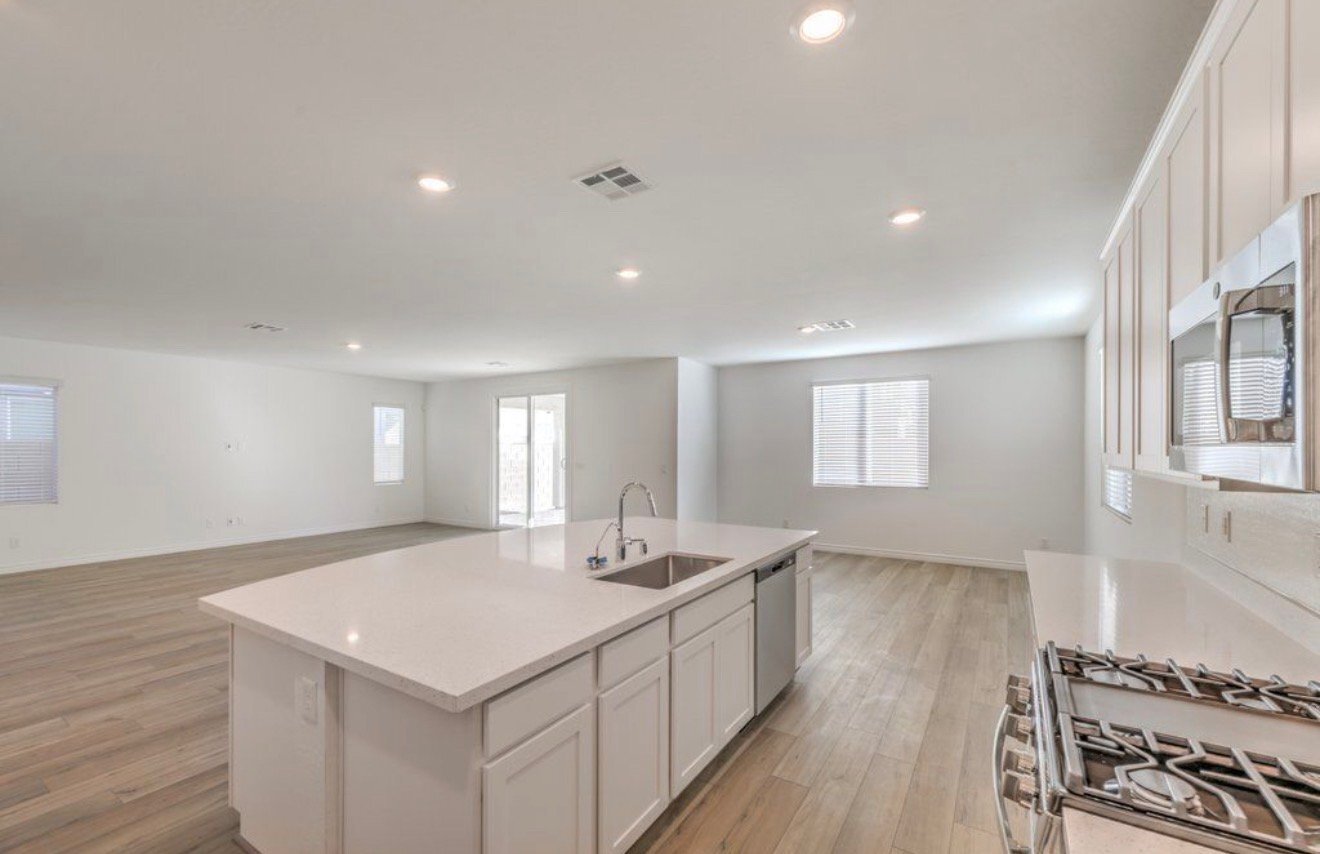 Building Photo - 4445 Panoramic View Ave