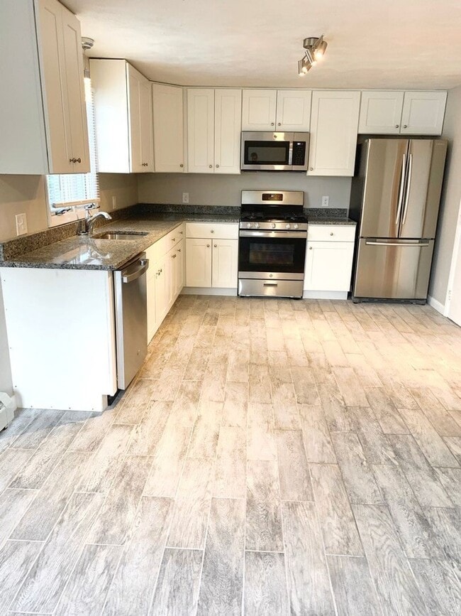 Building Photo - 40-42 August St.