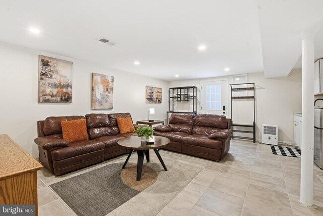 Building Photo - 7024 Lee Park Ct