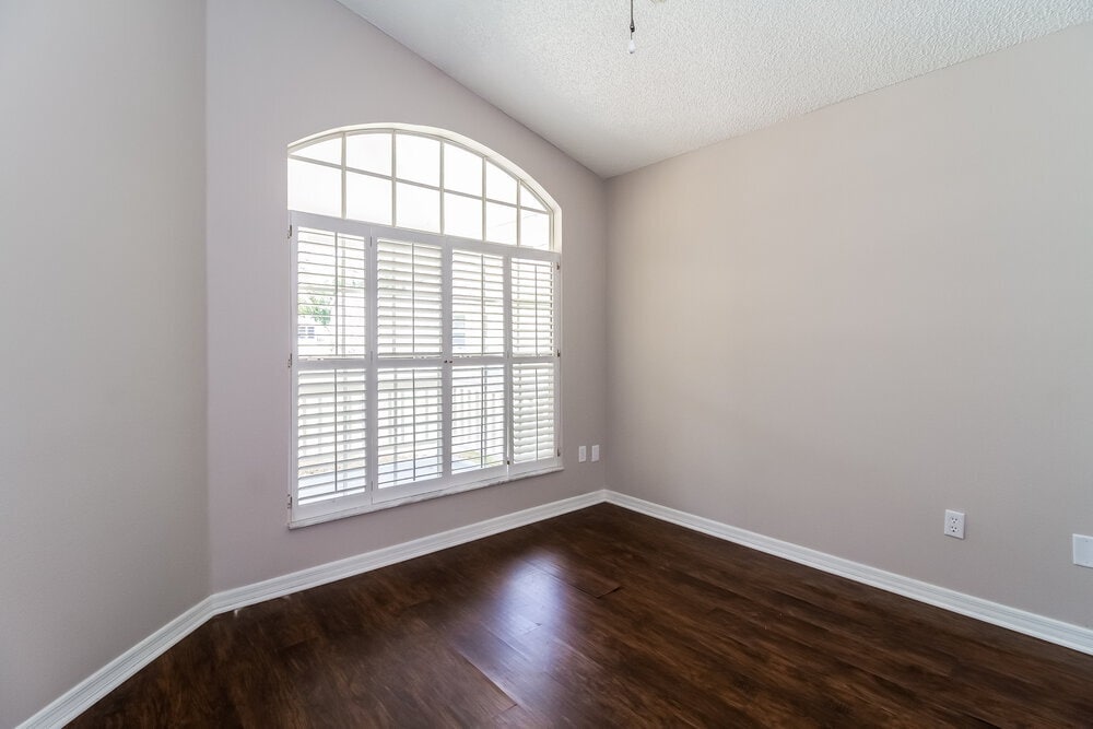 Building Photo - 996 Maple Ct