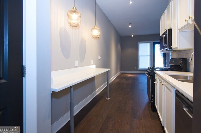 Building Photo - 1195 Milton Terrace SE