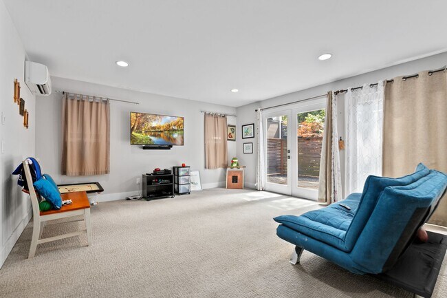 Building Photo - 5Bd/3.25Ba Seattle House