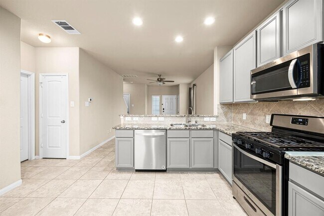 Building Photo - 7538 Merrylands Dr