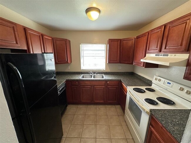 Building Photo - 1816 Bonneville Dr