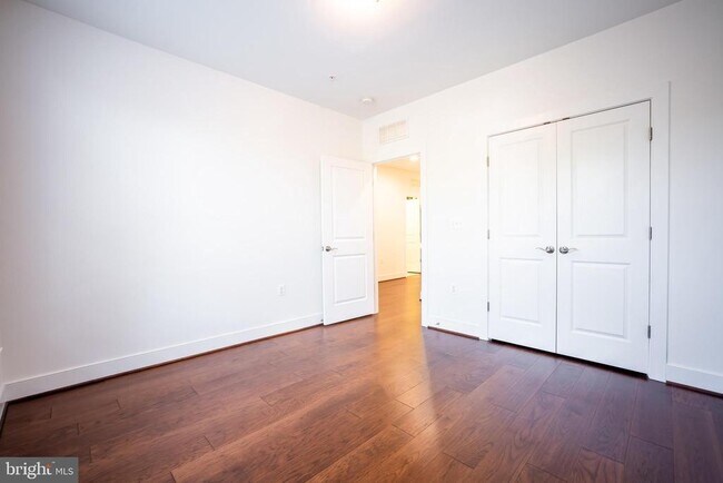 Building Photo - 2215 Richmond Hwy