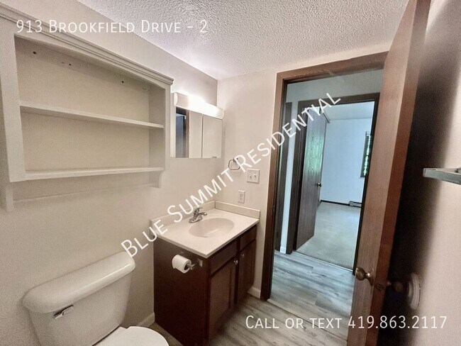 Building Photo - 913 Brookfield Dr