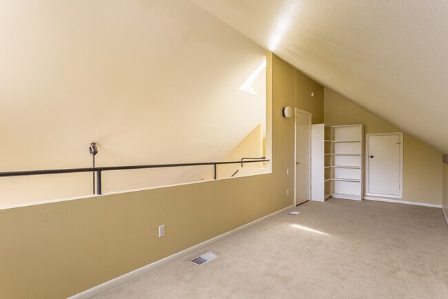 Building Photo - 2349 Albans Rd