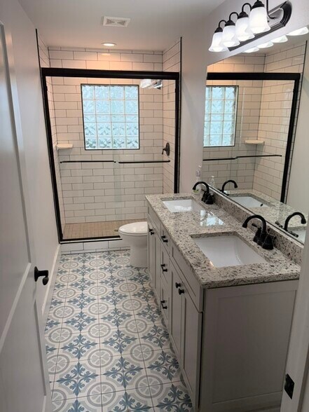 Bathroom - 1612 Elizabeth Blvd