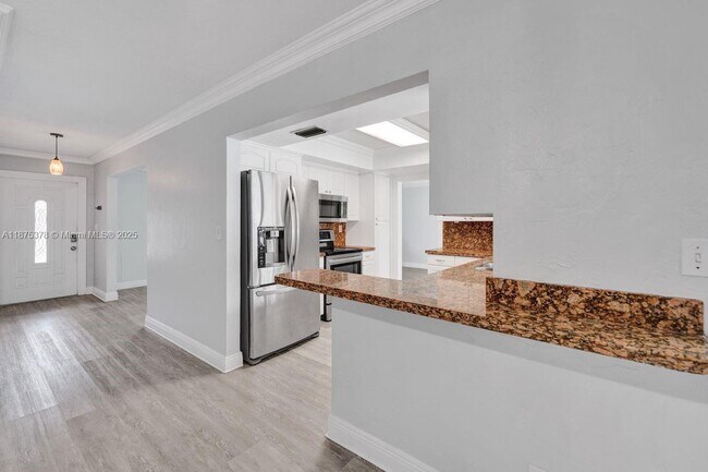 Building Photo - 5031 SW 88th Terrace