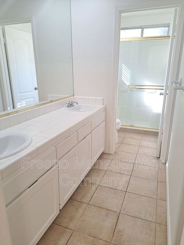 Building Photo - 7530 N Trellis Cir
