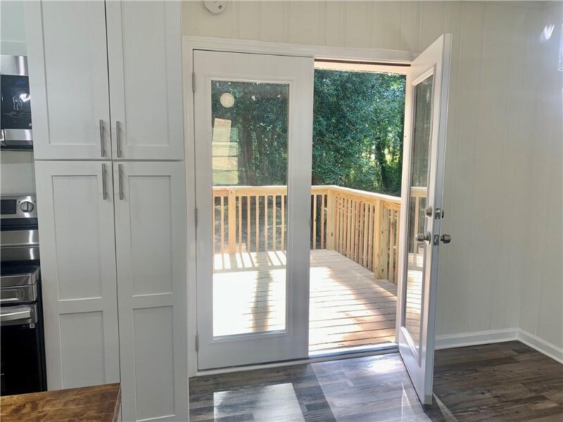 Building Photo - 1760 Fairview Cir