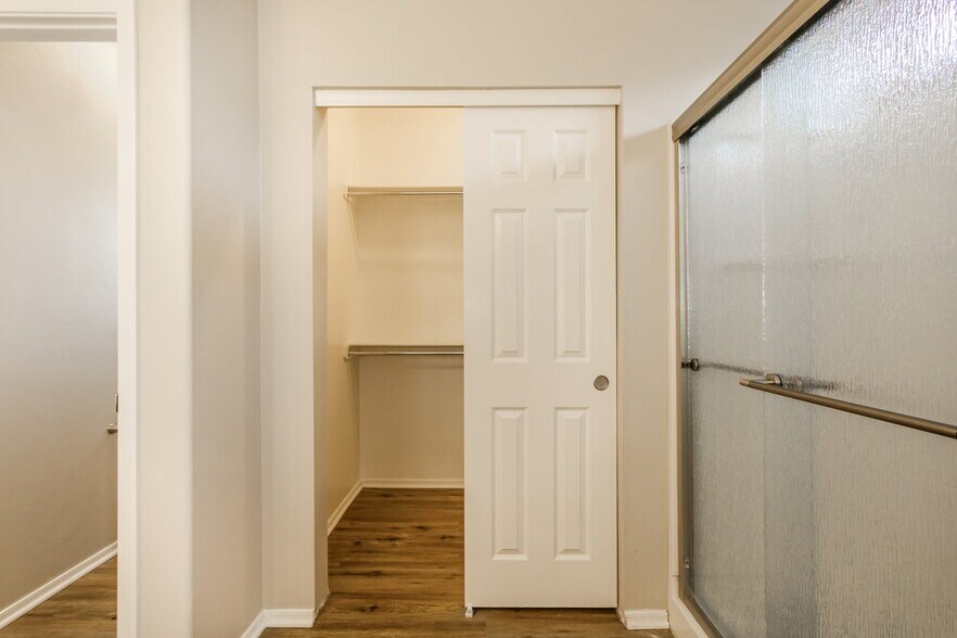 Building Photo - 476 East Placita Rejilla