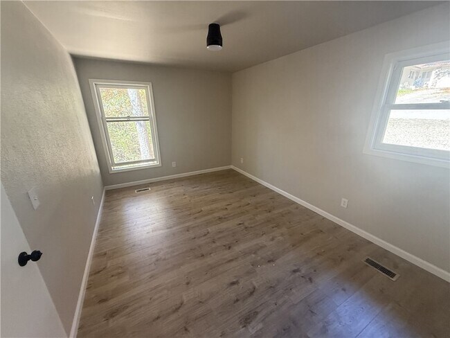 Building Photo - 9 Brighstone Ln