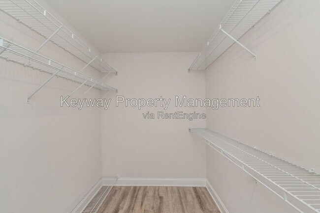 Building Photo - 319 Sumac Trail