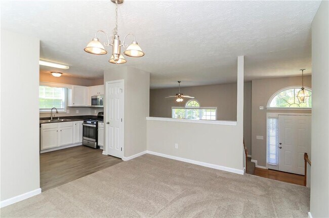Building Photo - 1500 Cedar Hill