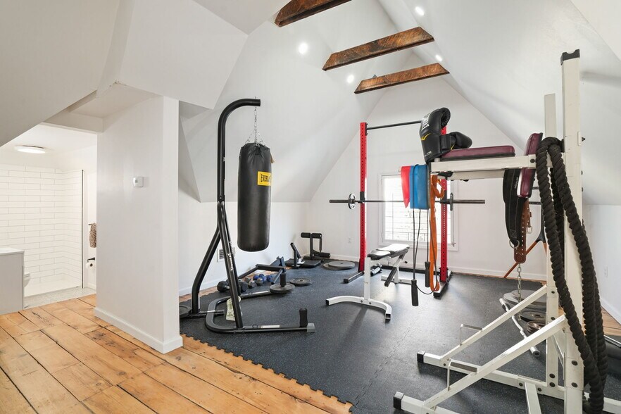 Building Photo - 77 W 2nd Ave