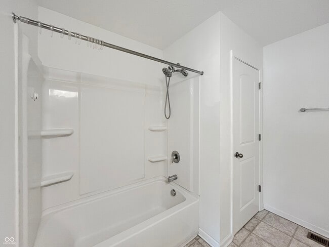 Building Photo - 5773 Bluff View Ln