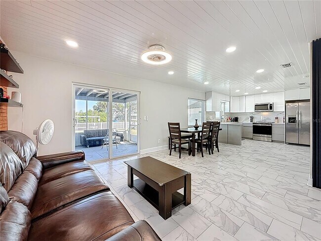 Building Photo - 10709 Donbrese Ave