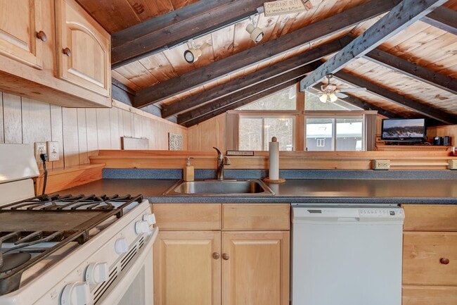 Building Photo - 56 Merrimeeting Rd