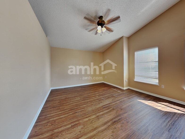 Building Photo - 934 Brenton Leaf Dr