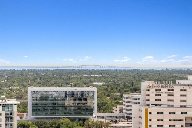 Building Photo - 400 Central Ave