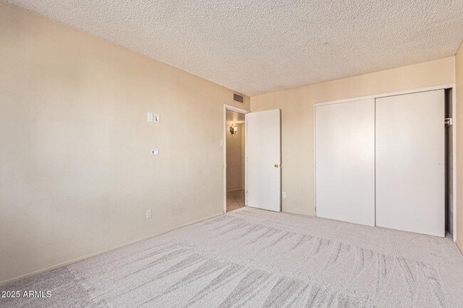 Building Photo - 5044 N 40th Ave