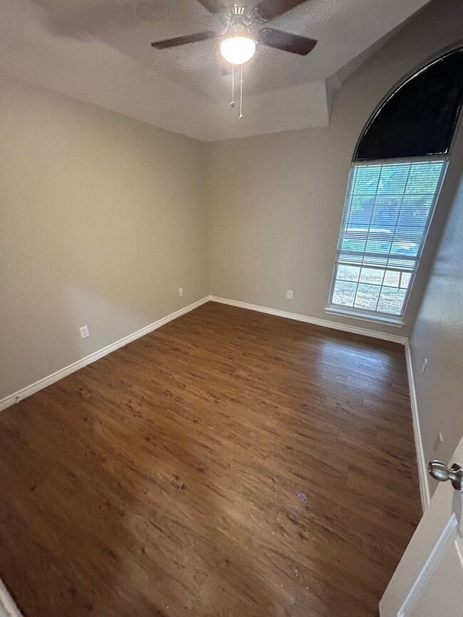 Building Photo - Location....Location....Location....Section 8