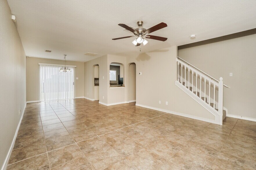 Building Photo - 8714 Sunview Park