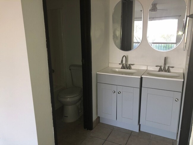 Building Photo - Palm Desert Country Club Villas