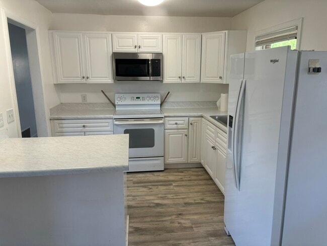 Building Photo - 820 Mills Gap Rd